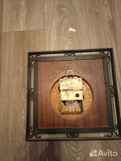 Часы настенные 