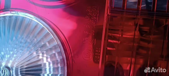 Задний левый фонарь