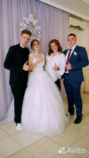 Ведущая (Тамада) + Диджей (Звукооператор)