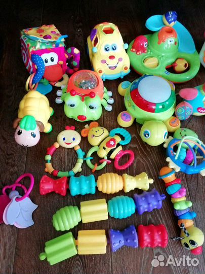 Развивающие игрушки пакетом от 0 до 3