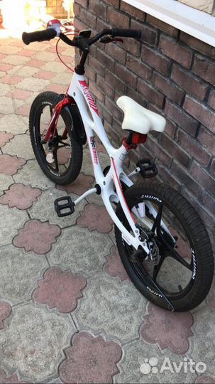 Детский велосипед royal baby space shuttle 18