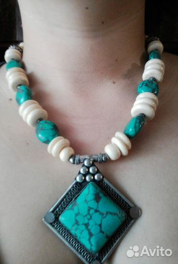 Украшение на шею
