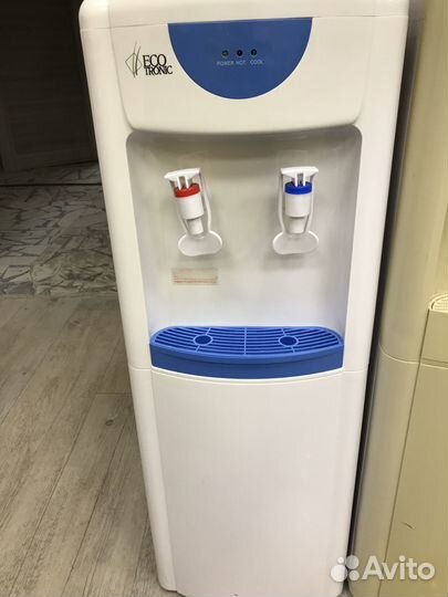 Кулер для воды напольный