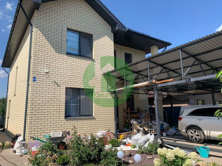 Коттедж 181 м² на участке 6 сот.