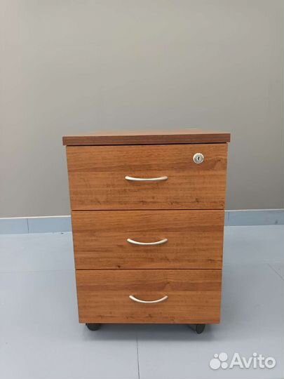 Тумба выкатная