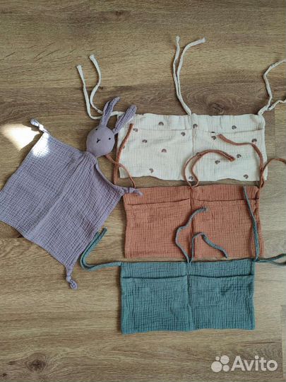 Кармашки на кроватку из муслина