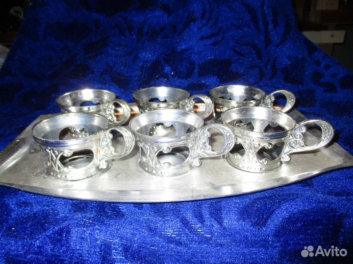 Оригинальный поднос с подстаканниками