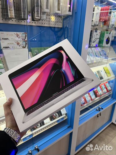 MacBook Pro M2 (8/256)