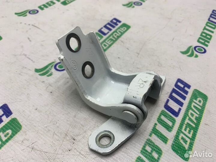 Петля двери задняя правая Mazda 6Gj/Gl седан