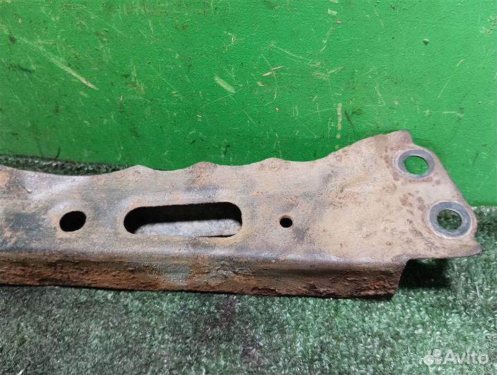 Кронштейн подрамника левый Toyota RAV4 A30 2006