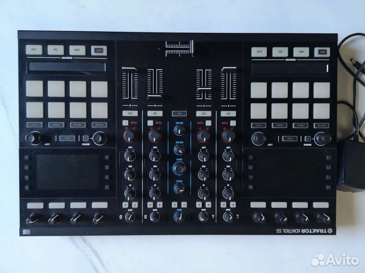 Native instruments traktor kontrol s5