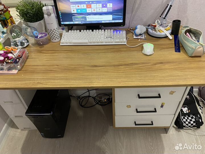 Письменный стол IKEA