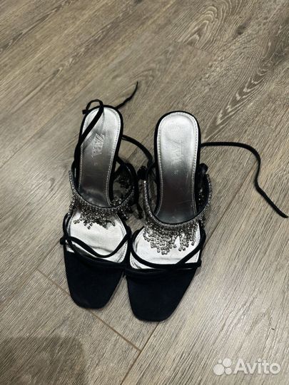 Босоножки Zara