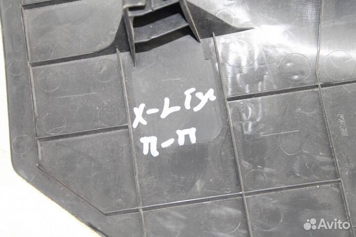 Накладка порога внутренняя передняя правая Nissan