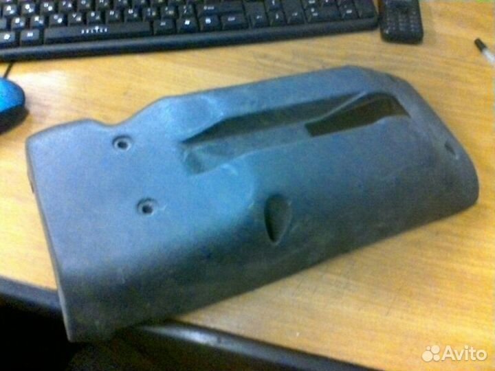 Кожух рулевой колонки Mitsubishi Pajero 2003