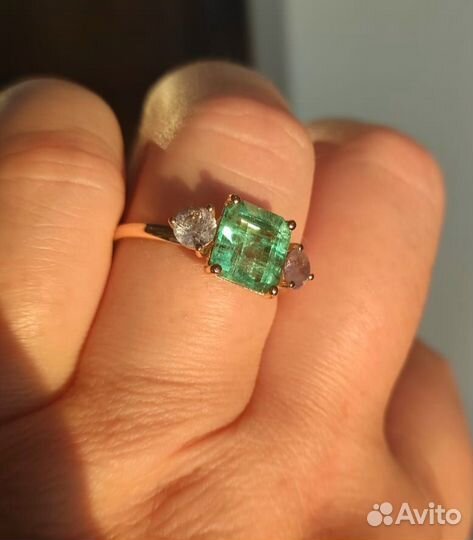 Золотое кольцо природный изумруд,александрит Урал