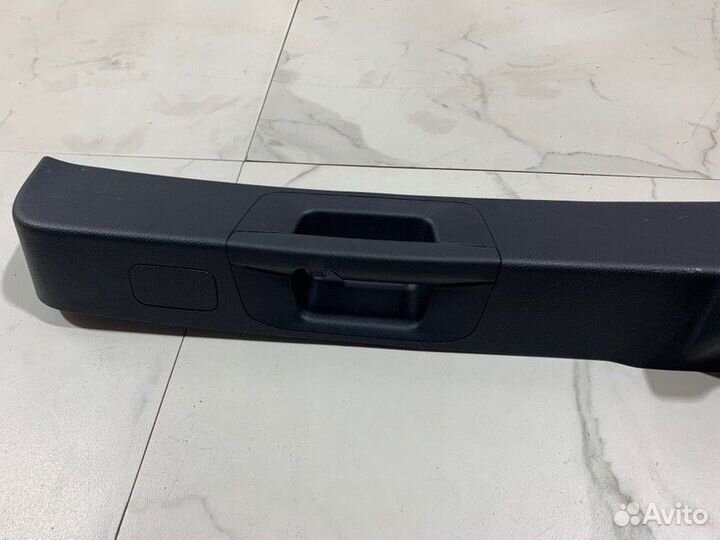 Обшивка крышки багажника Mercedes Glc X253