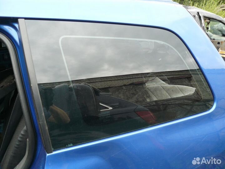 Стекло боковое багажника для Renault Megane II