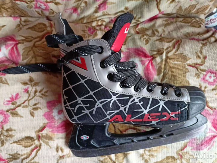 Коньки хоккейные Larsen Alex