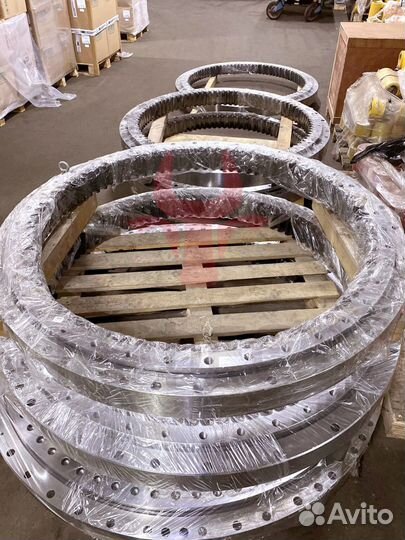 Опорно-поворотный круг Hyundai R330-9A 81Q9-01020