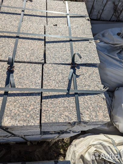 Гранитные плиты мощения 300х300х80мм, термо-ые