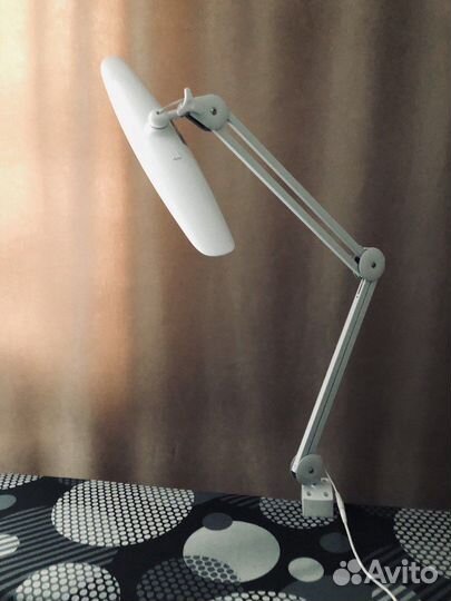 Лампа бестеневая