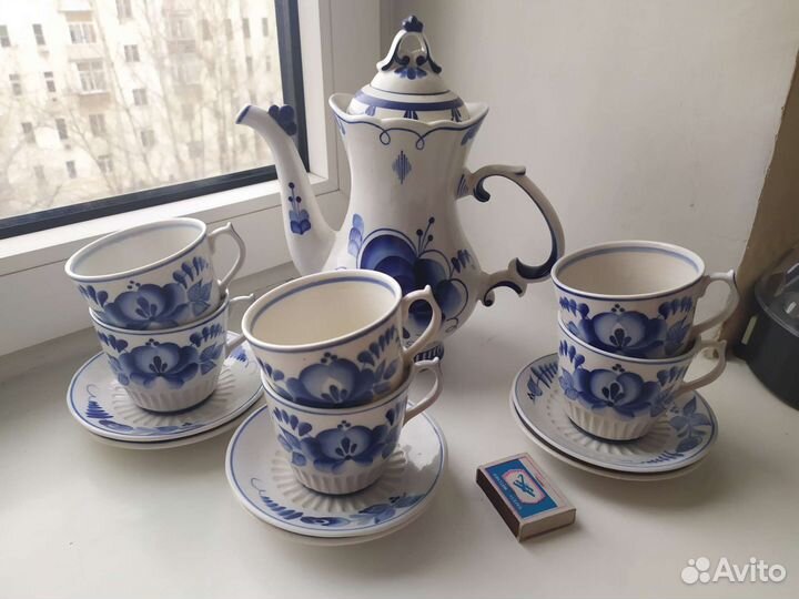 Гжель СССР чайники, чашки, сахарницы, статуэтки