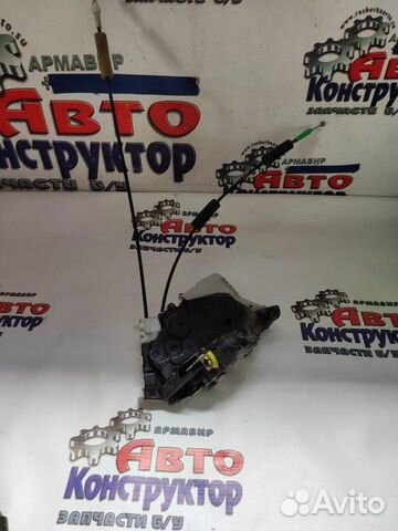 Замок двери передний левый Toyota Prius хэтчбек