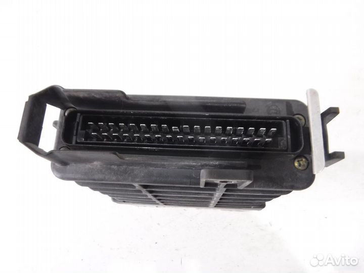 Блок управления двигателем Passat B3