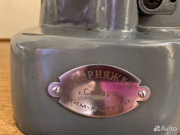 Швейная машинка универсальная