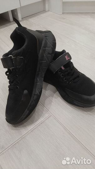 Кроссовки, 33 р