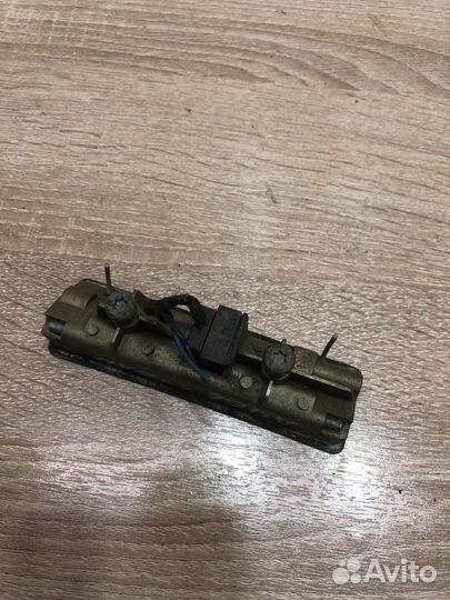 Кнопка крышки багажника Ауди A4 B6 седан