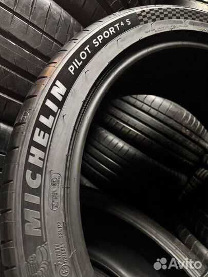 Michelin Pilot Sport 4 S 265/40 R22 106Y