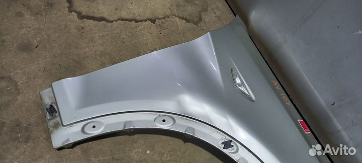 Крыло переднее правое BMW X3 F25, с повреждением