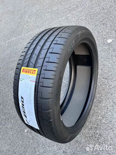 Pirelli P Zero PZ4 315/35 R22 и 285/40 R22