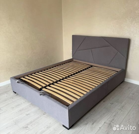 Продается кровать с подъемным механизмом