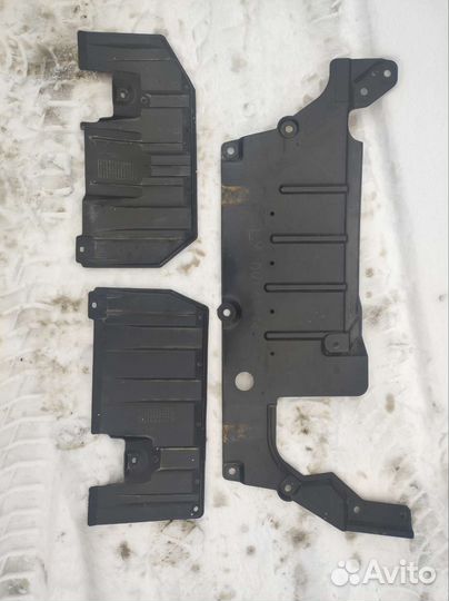 Щиток днища мотора защитный Mitsubishi