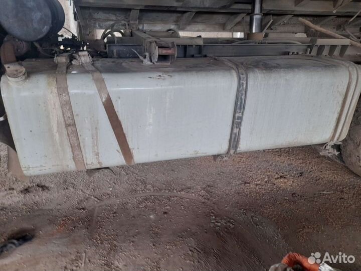 Топливный бак 1000л