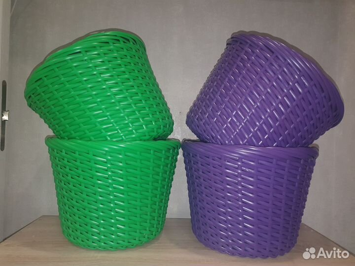 Ведро пластиковые, кашпо из ротанга