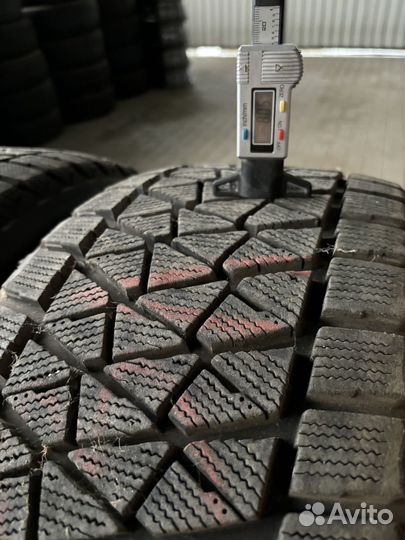 Bridgestone Blizzak DM-V2 255/50 R19 107T