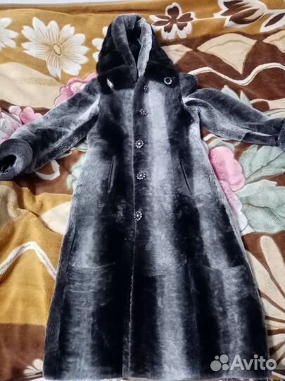 Шуба мутоновая с капюшоном