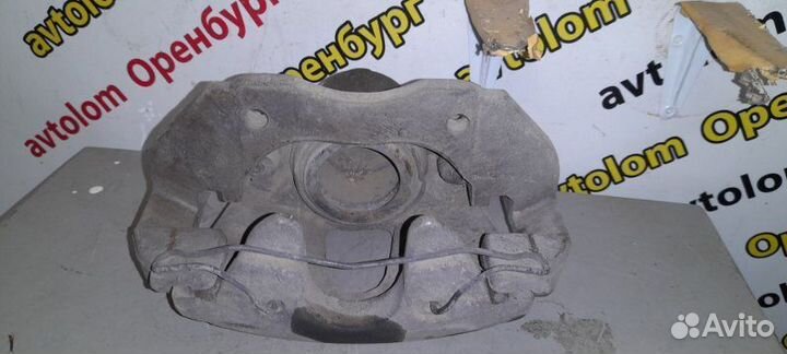 Суппорт тормозной передний правый Ford Focus 2 CB4