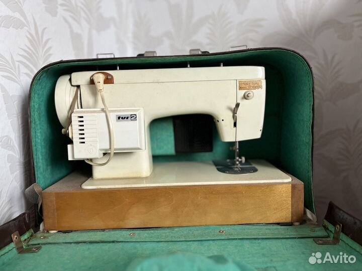 Швейная машина Чайка 132м