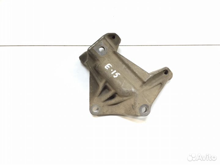 Toyota Corolla E15 королла Кронштейн Сцепления