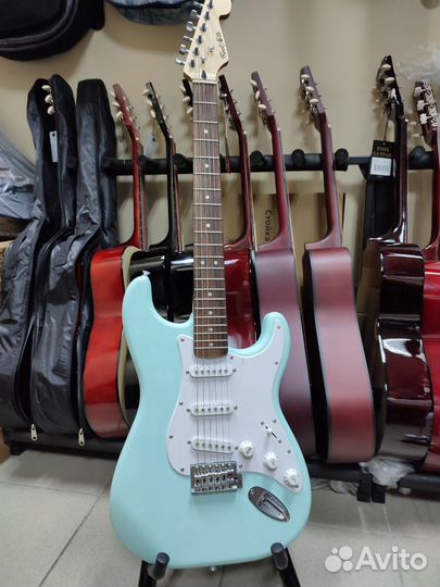 Электрогитара Root Note ST202-AWH, новая