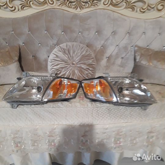 Фары Mazda Mpv 1999-2003