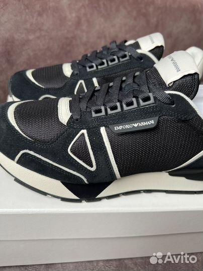 Кроссовки еа7