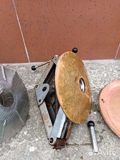 Пресс для отжима винограда объёмом 16 литров