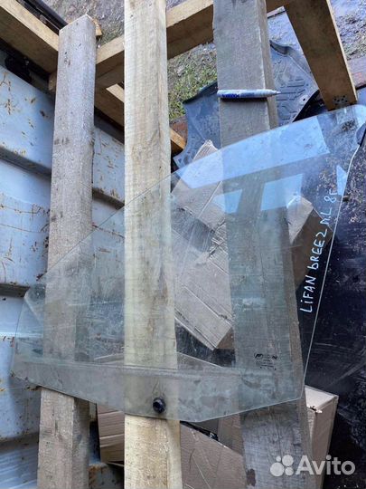 Переднее левое стекло Lifan Breez