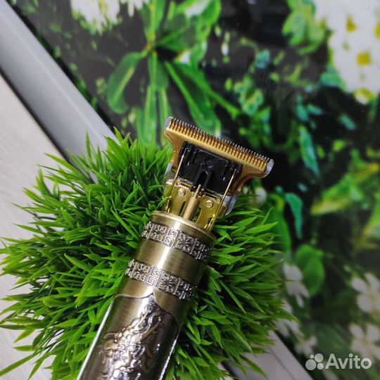 Триммер для бороды и усов